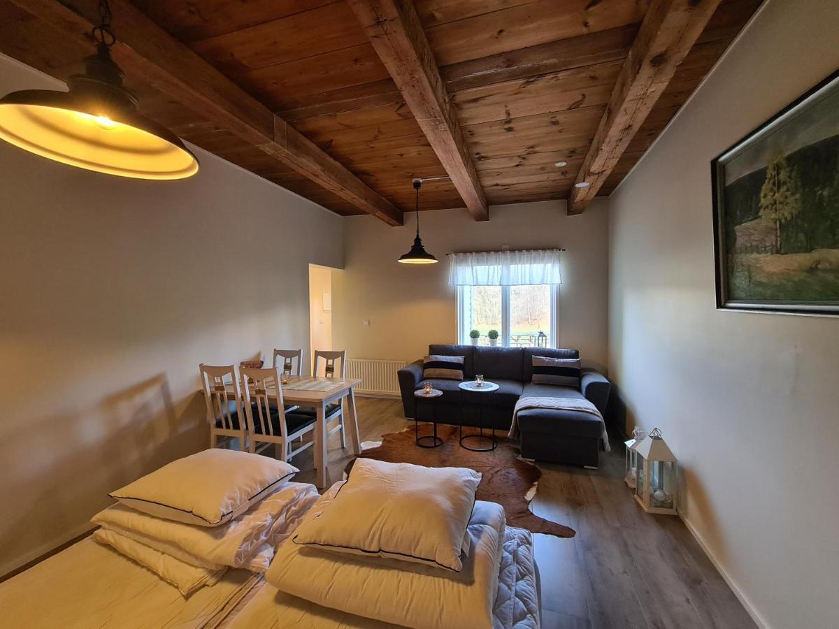Byskolansvandrarhem Bronnestad ภายนอก รูปภาพ